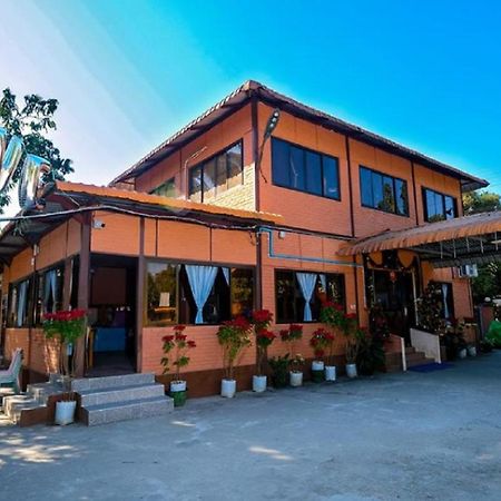 Wun Tawp Garden Hotel Myitkyinā Екстериор снимка